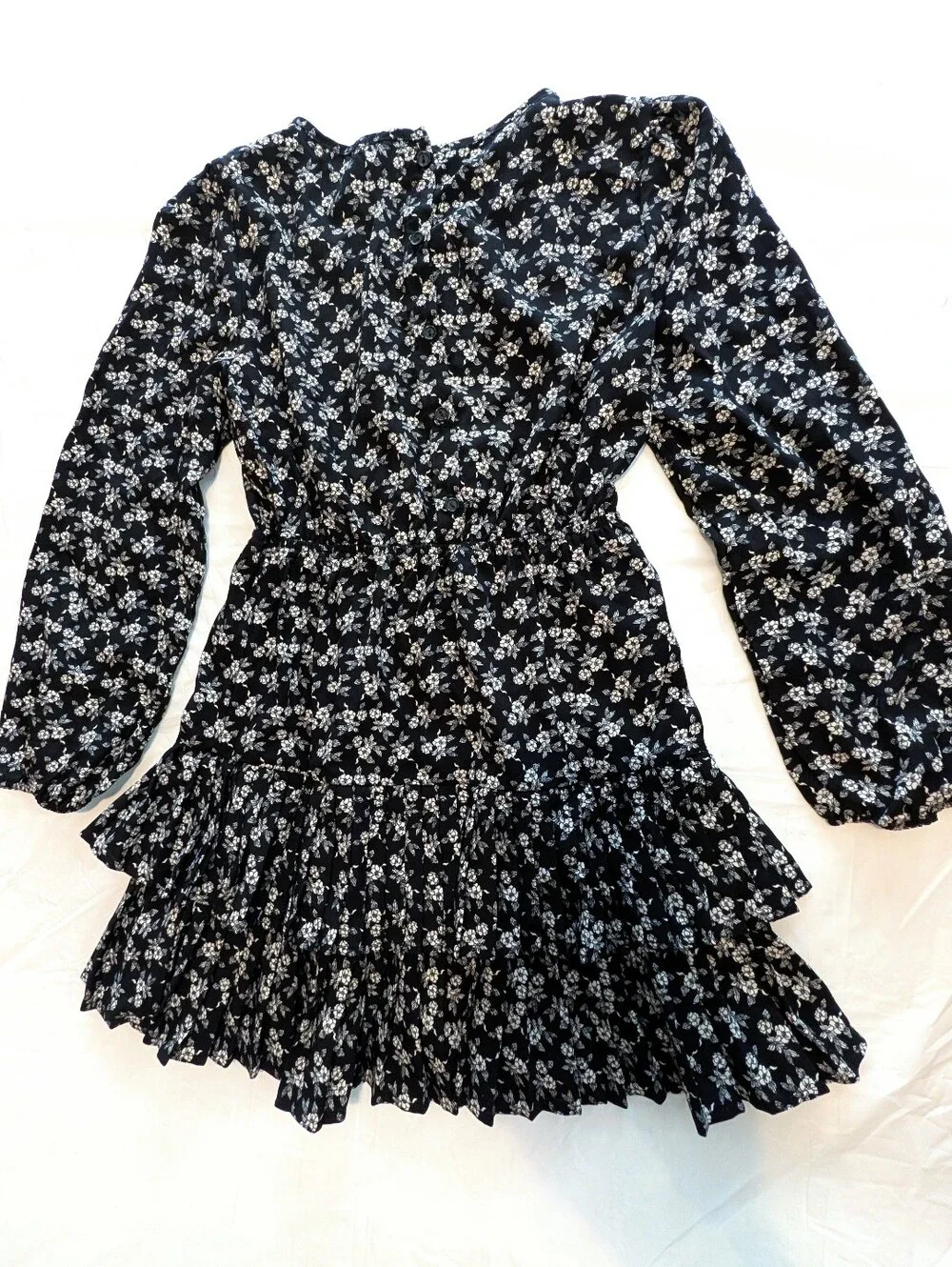 Soprano Mini Dress Long Sleeved Back & White Ditsy Floral Ruffles Girls Size XL
